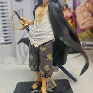 아츠제로 정상결전 샹크스 피규어