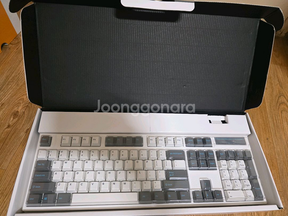 레오폴드 FC900RBT 적축 블루투스 키보드--1
