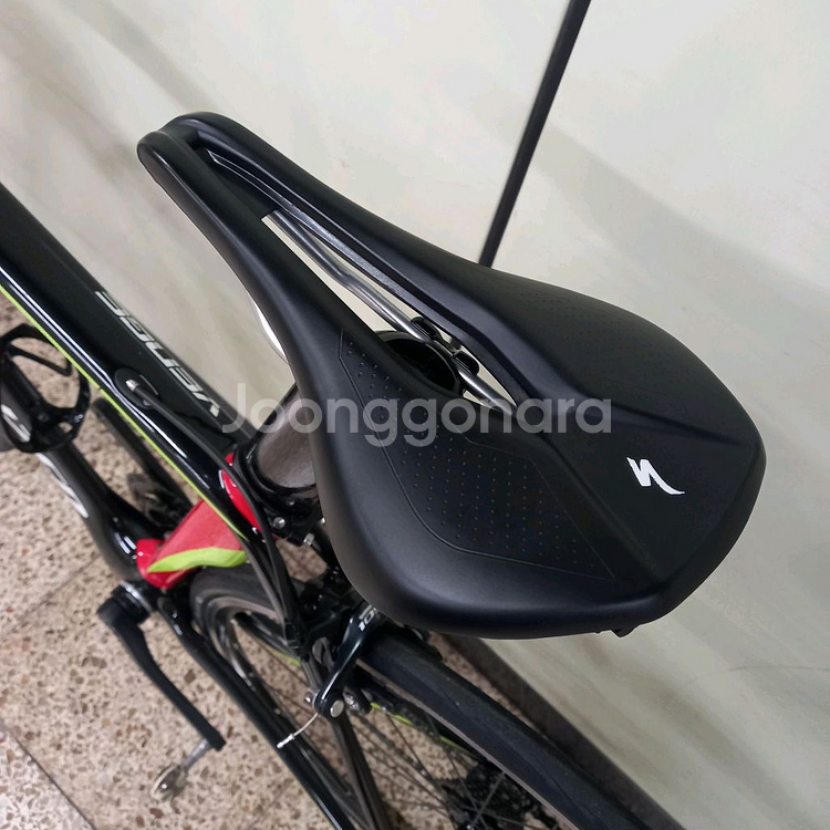 오늘 100만?) 스페셜라이즈드 벤지 엘리트 자전거--3