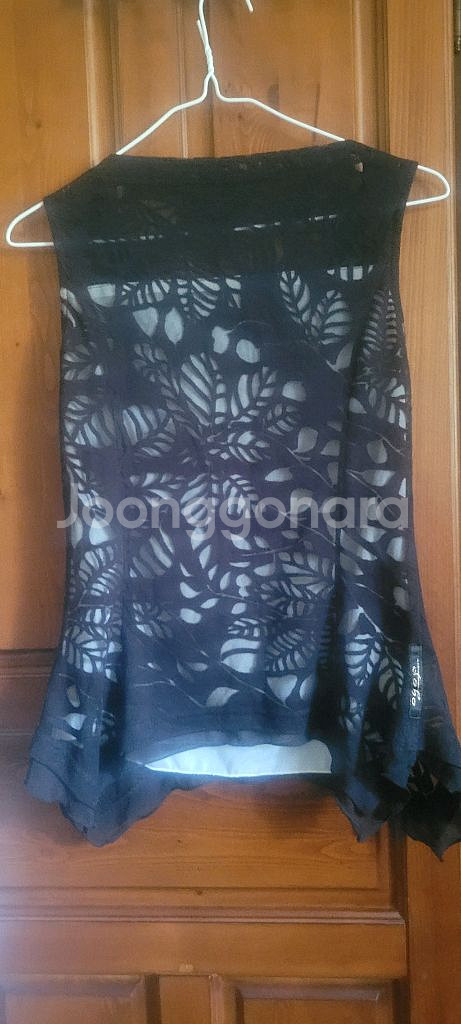 블랙 레이스 비즈 장식 민소매 블라우스--3