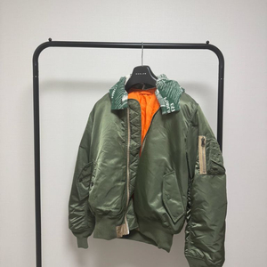 [L] 알파인더스트리 x SUNBURN MA-1 올리브