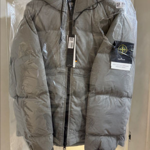 스톤아일랜드 25fw 립스탑 코듀라 패딩 시멘트