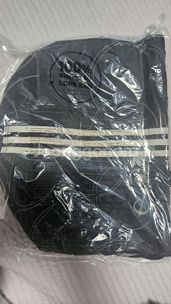 아디다스 x 떠그 클럽 패디드 백 블랙--2