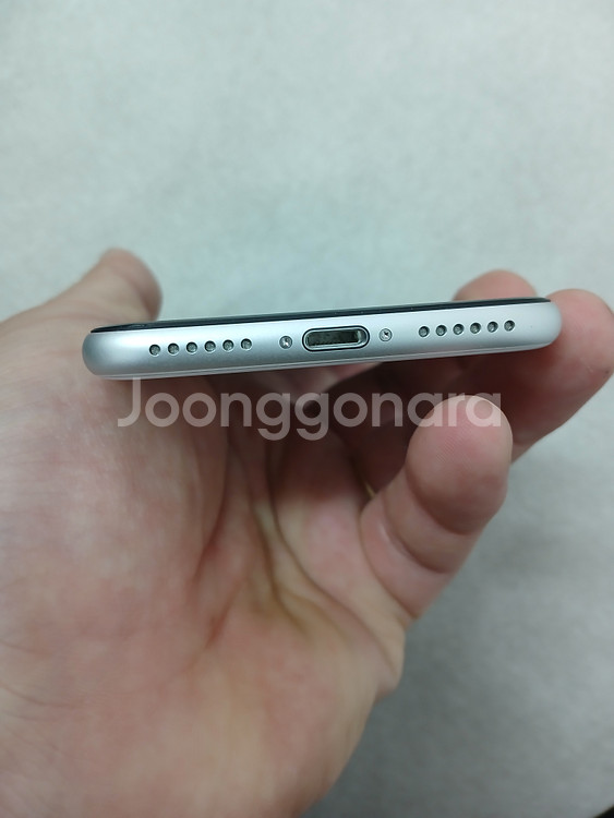 아이폰se2~3 64G/128G 팝니다--3