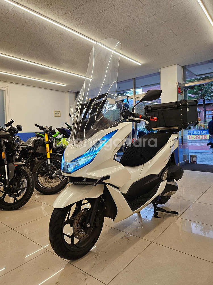 잘나가는 pcx125 22년식 팝니다 !--0