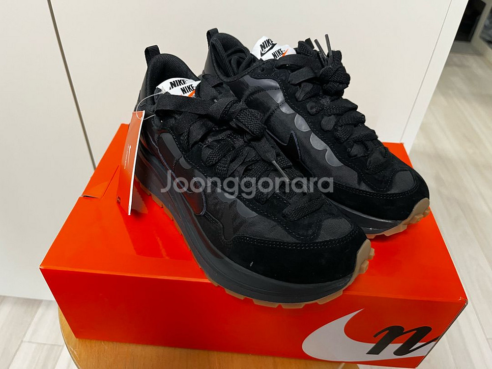 나이키x사카이 베이퍼와플 블랙앤검 230 판매--1