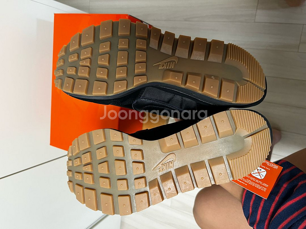 나이키x사카이 베이퍼와플 블랙앤검 230 판매--6