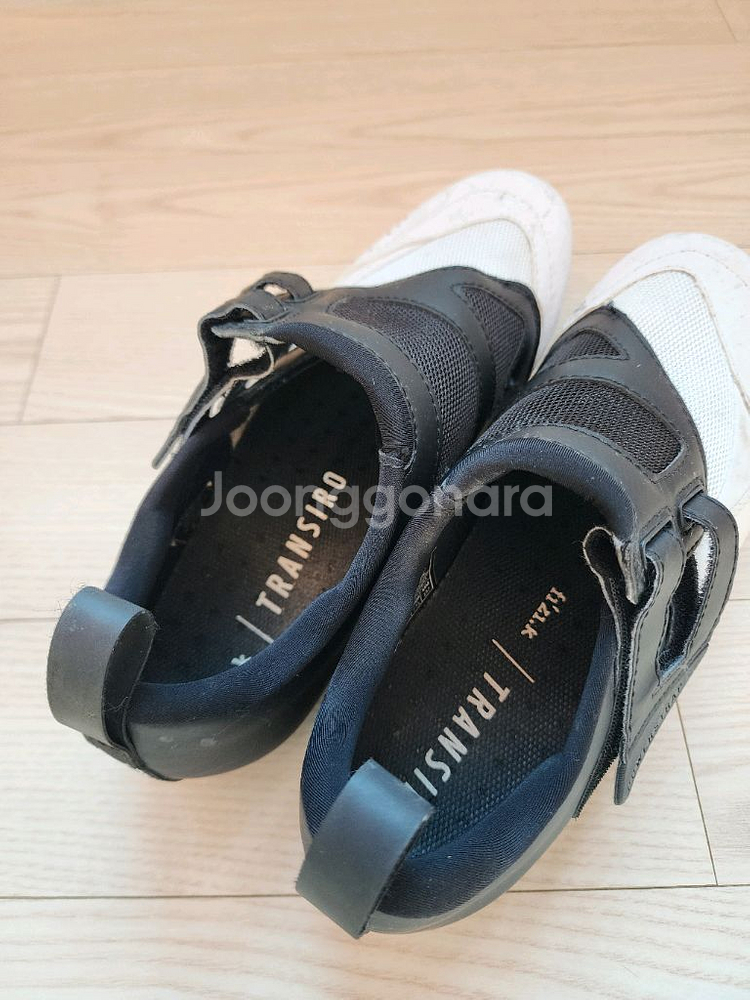 피직TRANSIRIO 클릿슈즈 블랙/화이트--0