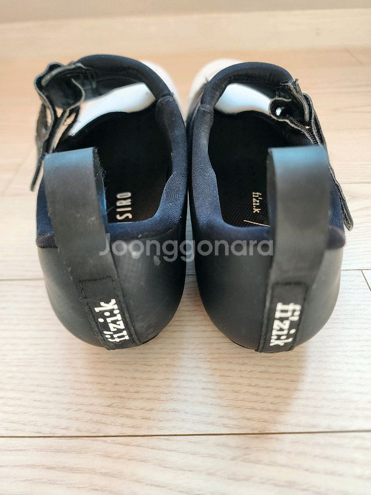 피직TRANSIRIO 클릿슈즈 블랙/화이트--3