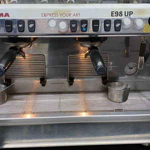 FAEMA E98 UP 커피머신