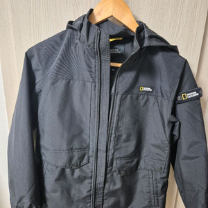 내셔널지오그래픽 키즈 점퍼 바람막이 140 새상품