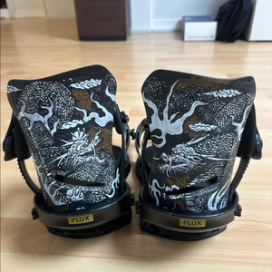 스노우보드 한정판 플럭스바인딩 M사이즈 판매합니다