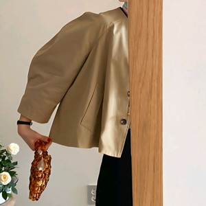 로즈베이 커빙소매 맞주름 크롭 자켓