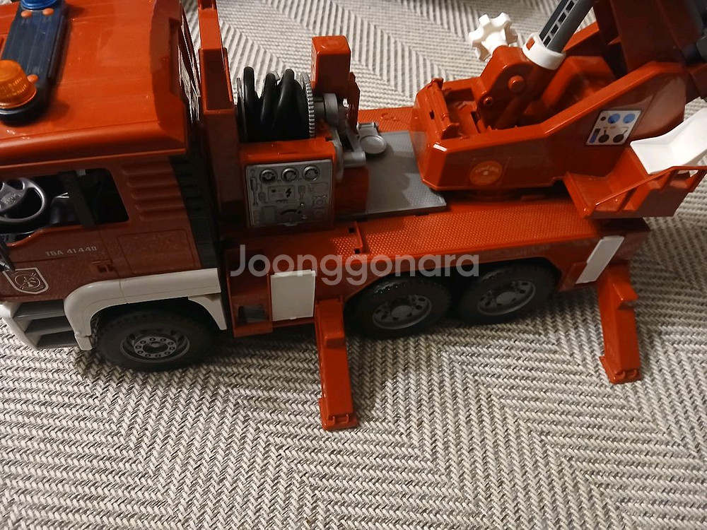 브루더 소방차 포크레인 팝니다--0