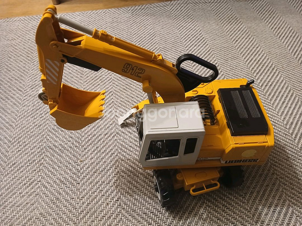 브루더 소방차 포크레인 팝니다--6