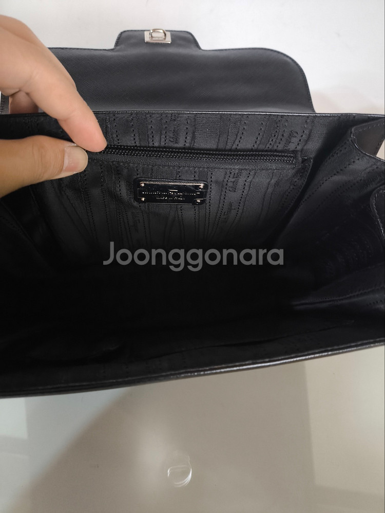 페라가모 간치니 사피아노 토트백--9