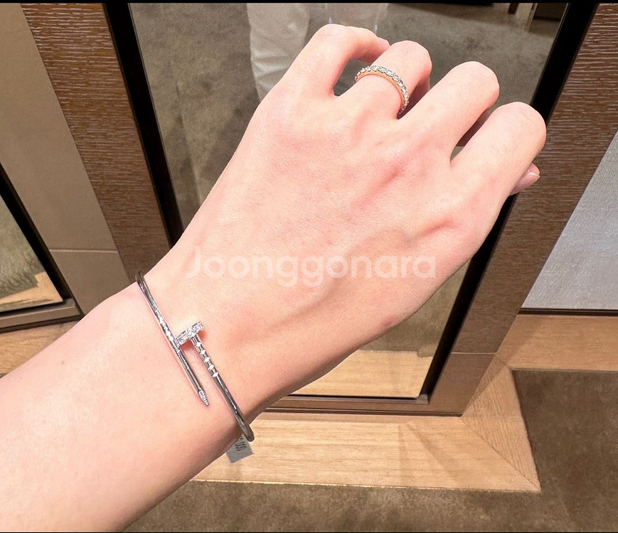 까르띠에 앵끌루sm 화이트골드 다이아 18호--4