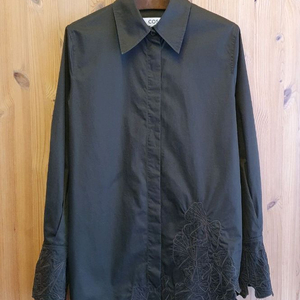 77.COS 자수 블라우스