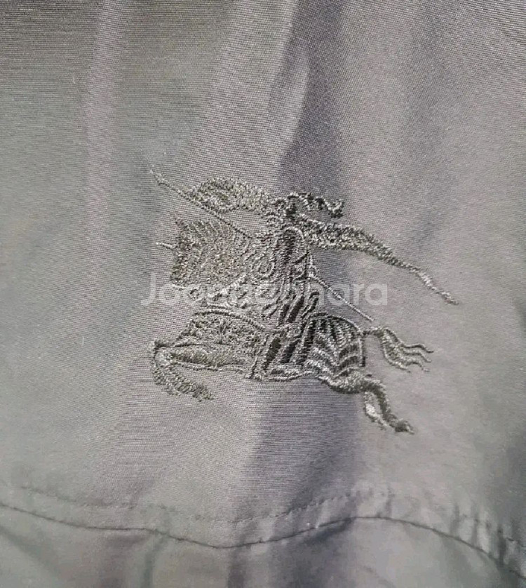 버버리 이퀘스트리안 나이트 자수 사포드 나일론 자켓--2