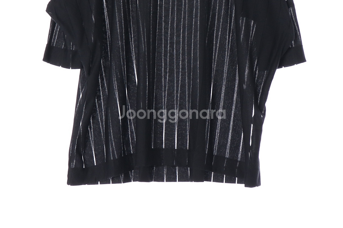 [M]자라 블랙 스트라이프 패턴 모크넥 오버핏 반팔 티--2