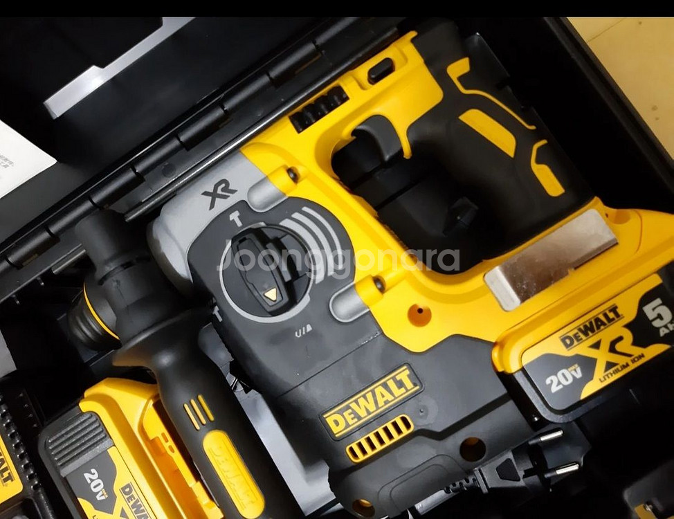 디월트로타리함마드릴 세트 DCH273P2 브러쉬리스--2