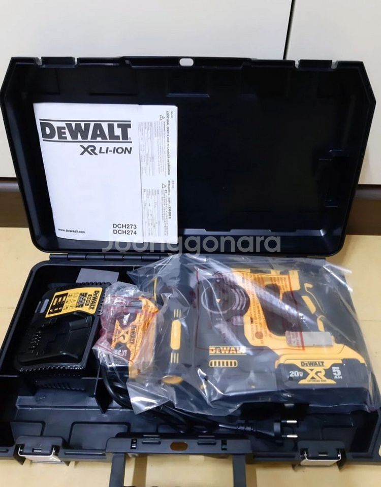 디월트로타리함마드릴 세트 DCH273P2 브러쉬리스--3