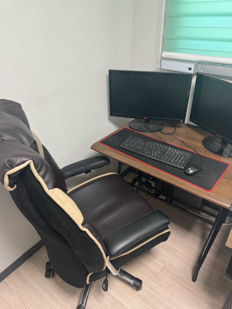 이사로 인해사무용 컴퓨터 책상 의자 세트 판매합니다--3