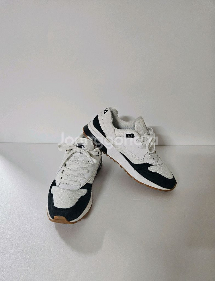 260)휠라 검,휜 런닝화 운동화--1