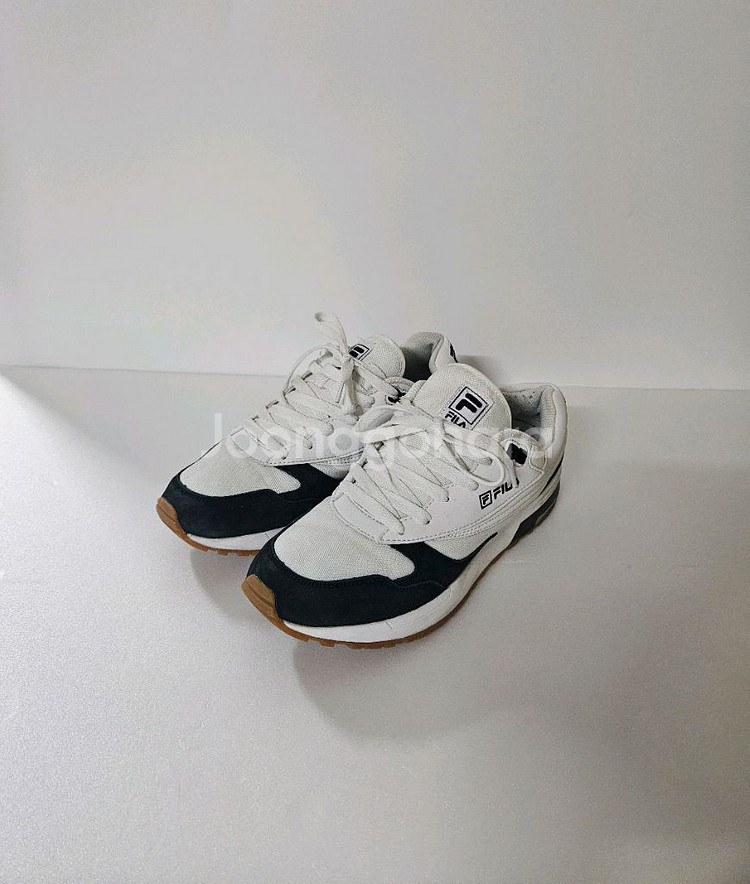 260)휠라 검,휜 런닝화 운동화--2