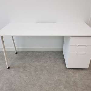 [판매] A급 까사미아 1600책상 판매합니다.