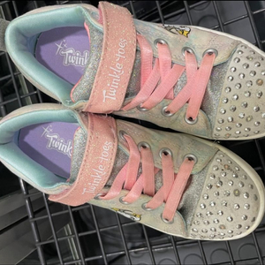 스케쳐스및 여아 운동화 실내화 판매해요 (190-200