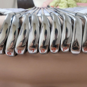 코브라 AMP 아이언 4번부터 S까지 9개 세트