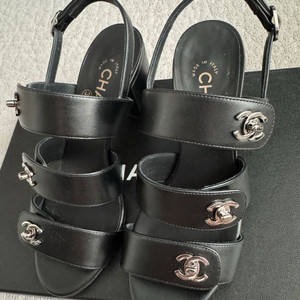 샤넬 cc턴락 샌들