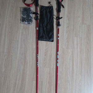 등산용 고급 경량 트래킹 스틱. 새제품입니다.