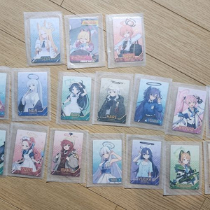 블루아카이브 GS25 웨하스 포토카드 전종 판매합니다