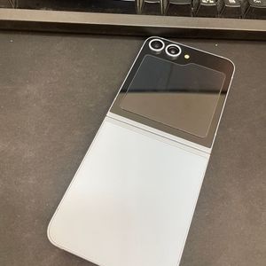 갤럭시Z플립6 블루 256GB 무잔상 상태좋은 중고59