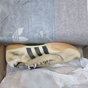 아디다스 x 송 포 더 뮤트 태권도 메이 크림 w265