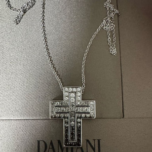 다미아니 벨에포크 블랙 사파이어 목걸이 판매