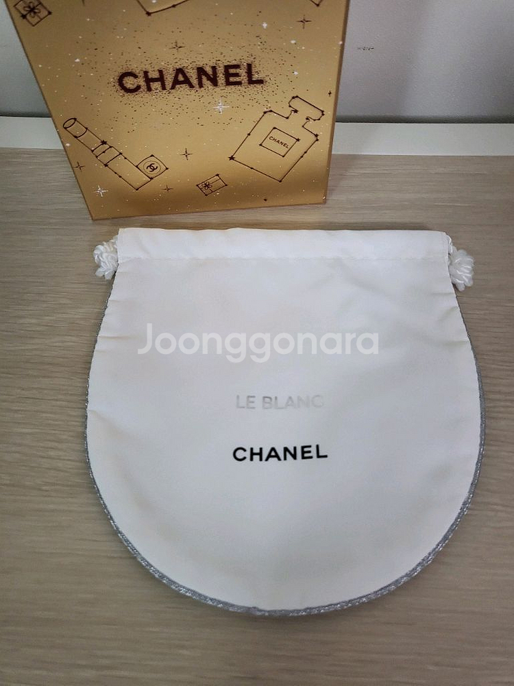정품) 샤넬 화이트 복조리 파우치 (코스메틱)--0