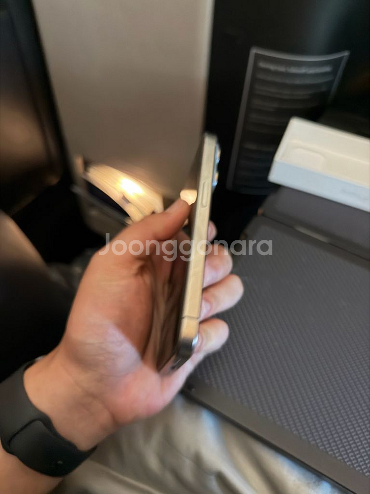 아이폰 15프로 128g 네츄럴 티타늄--9