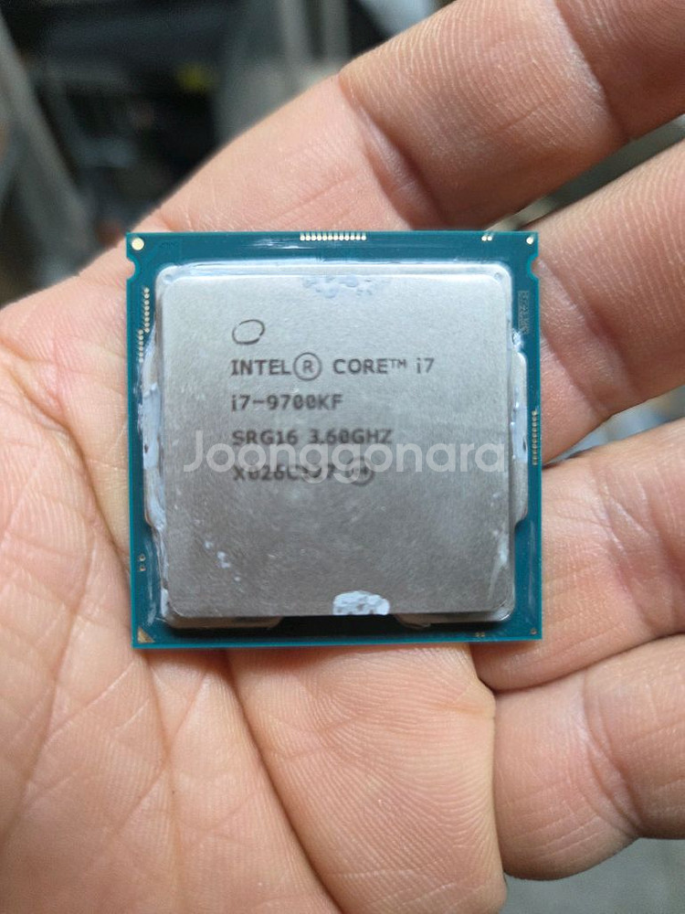 인텔 i7-9700KF CPU와 GIGABYTE Z39--1
