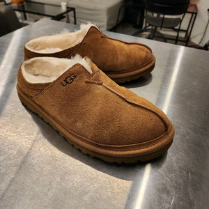 UGG 어그 뉴만 체스트넛 260->250 교환가능
