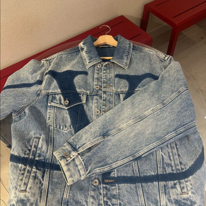 발렌티노 데님 자켓 팝니다