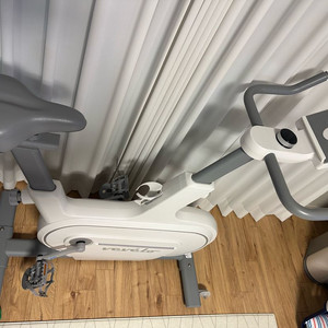 해피런 베벨로 실내자전거