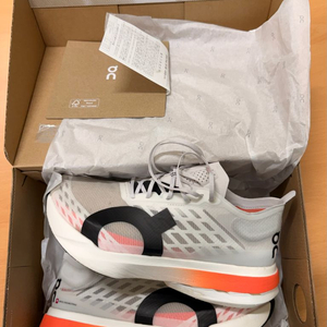 260/온러닝 클라우드붐 스트라이크