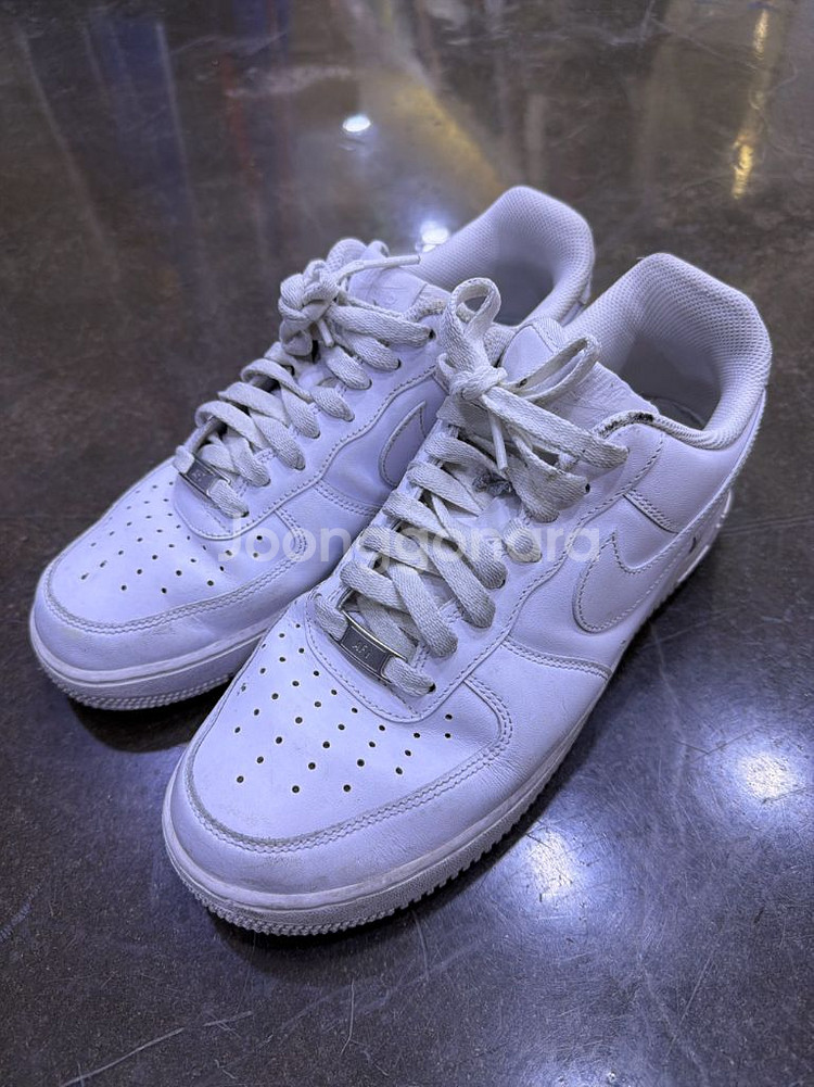 나이키 에어포스1 로우 07 트리플화이트 스니커즈265--0