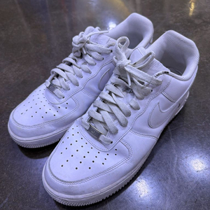 나이키 에어포스1 로우 07 트리플화이트 스니커즈265