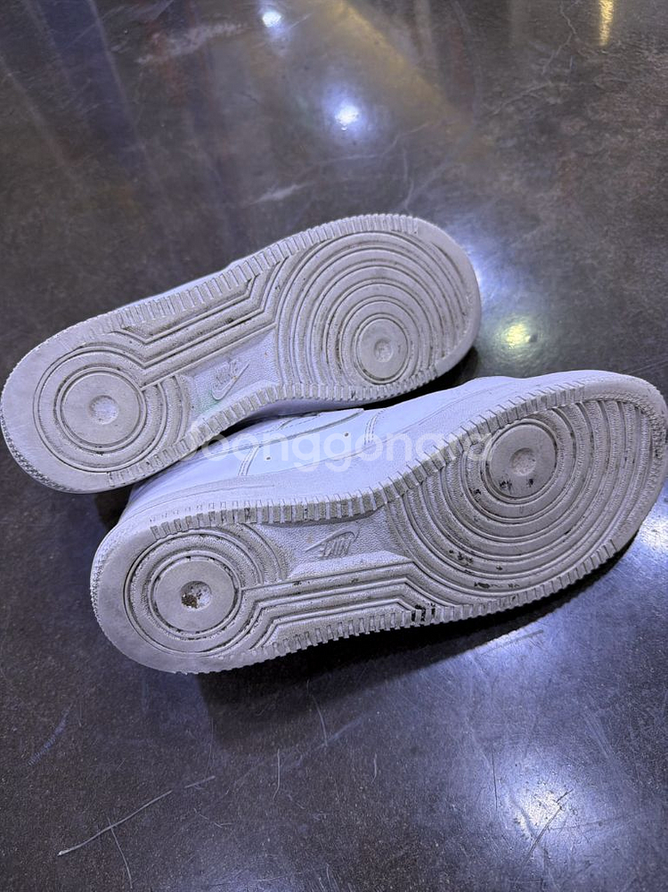 나이키 에어포스1 로우 07 트리플화이트 스니커즈265--7