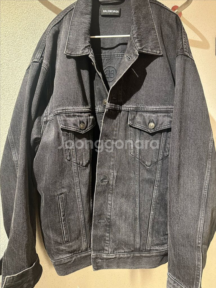 발렌시아가 데님자켓 판매중--0