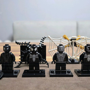 레고 76150, 76108, 76130, & 심비오트